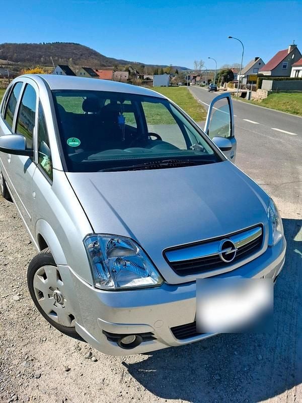 Gebraucht Opel Meriva 104 PS (76 kW) 2007 Silber Van / Kleinbus