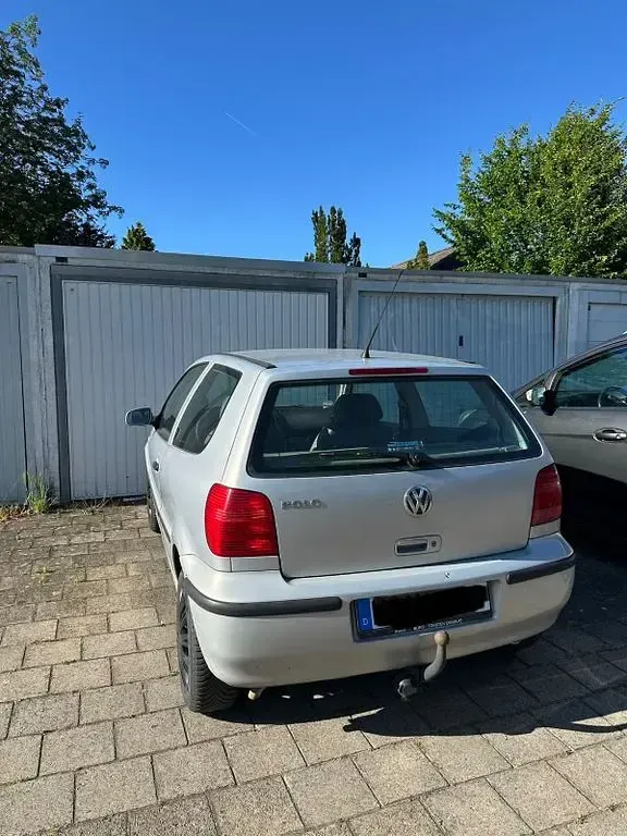 Gebraucht VW Polo Basis 60 PS (44 kW) 2000 Silber Limousine
