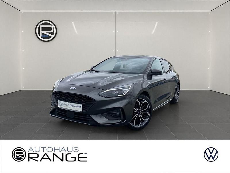 Grau Gebraucht 2020 Ford Focus ST-Line Limousine | 17.980 € (Fairer Preis) - Bild 1/4
