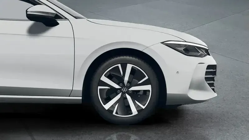 Gebraucht VW Passat 150 PS (110 kW) 2024 Weiß Kombi