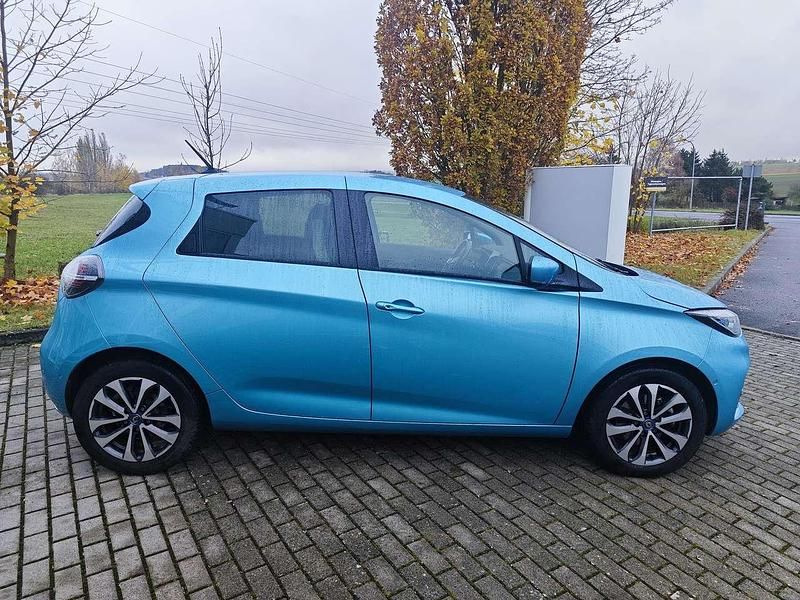 Gebraucht Renault Zoe Intens 50 kW (69 PS) 2020 Rqt aquamarinblaumetallic Kleinwagen