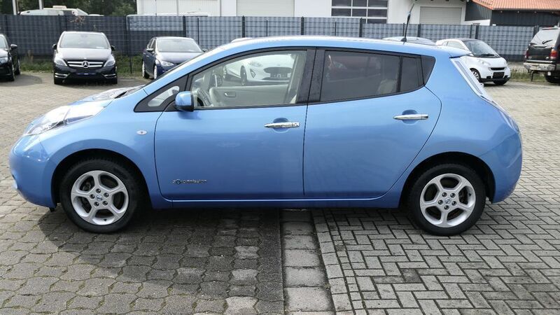Gebraucht Nissan Leaf 80 kW (109 PS) 2012 Blau Kleinwagen