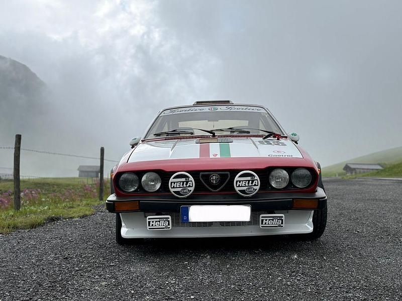 Rot Gebraucht 1977 Alfa Romeo Alfetta Limousine | 16.000 € - Bild 1/4