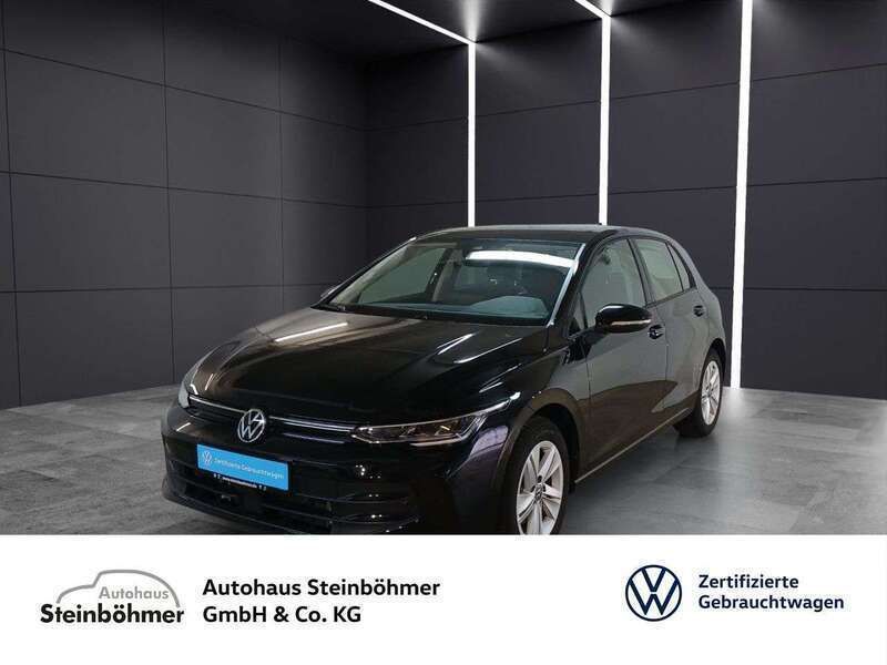 Grenadillschwarz (schwarz) Gebraucht 2024 VW Golf VIII Life Limousine | 21.885 € (Guter Preis) - Bild 1/4