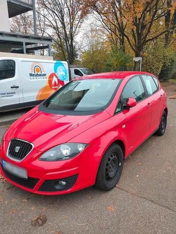 Rot Gebraucht 2013 Seat Altea Van / Kleinbus | 6.000 € (Fairer Preis) - Bild 1/4