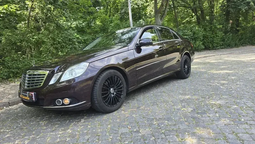 Gebraucht Mercedes E250 204 PS (150 kW) 2010 Braun Limousine
