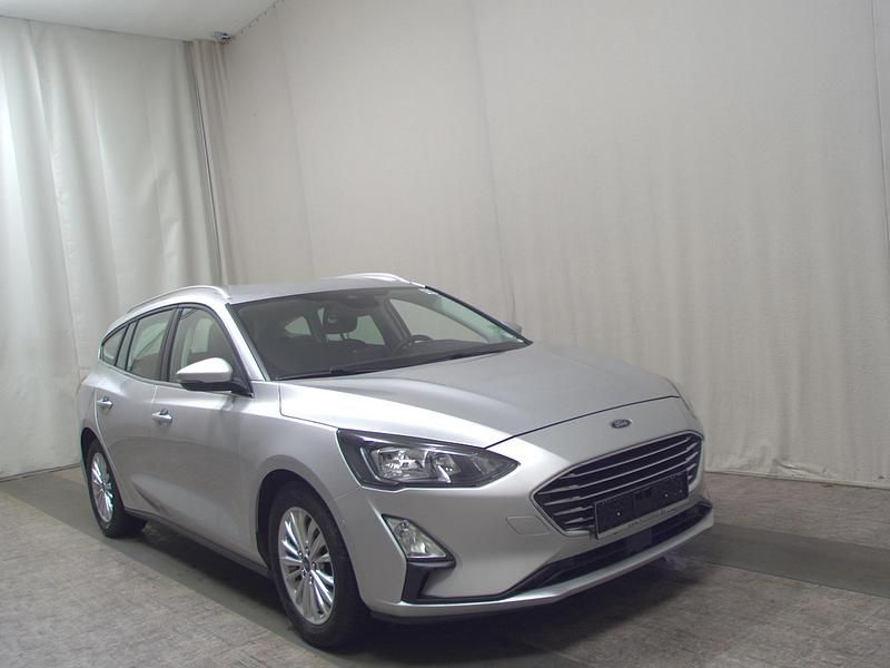 Gebraucht Ford Focus Titanium 125 PS (91 kW) 2021 Silber Limousine