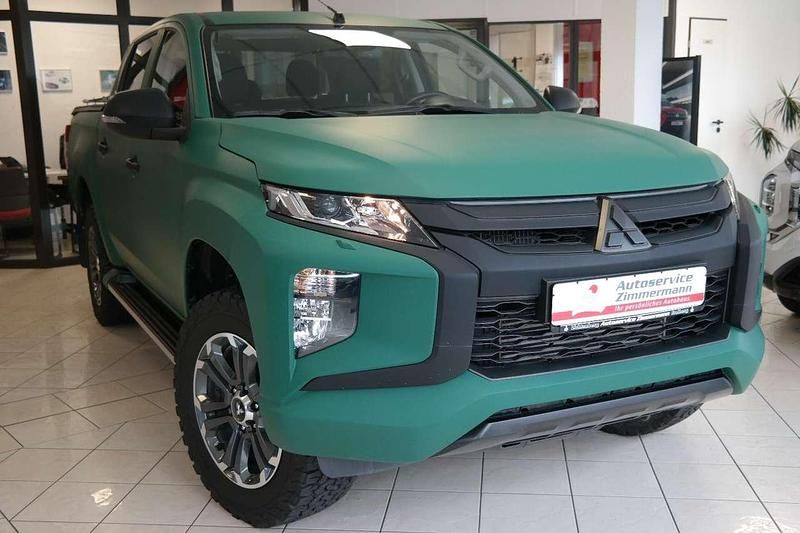 Gebraucht Mitsubishi L200 Plus 150 PS (110 kW) 2021 Moosgrün Abholung