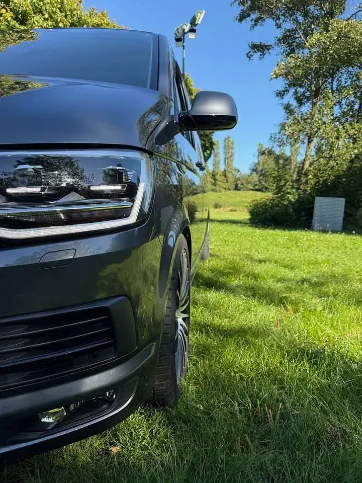 Gebraucht VW Multivan Highline 204 PS (150 kW) 2016 Grau Van / Kleinbus