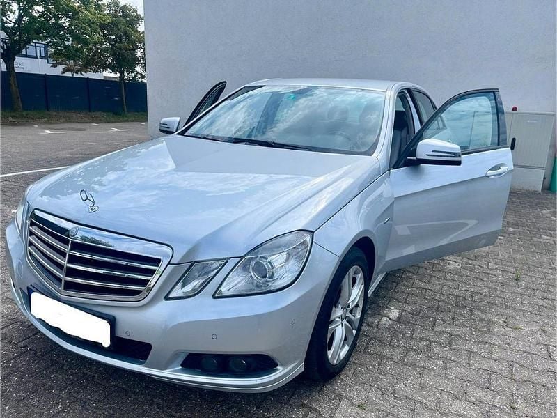Gebraucht Mercedes E350 292 PS (214 kW) 2011 Silber Limousine