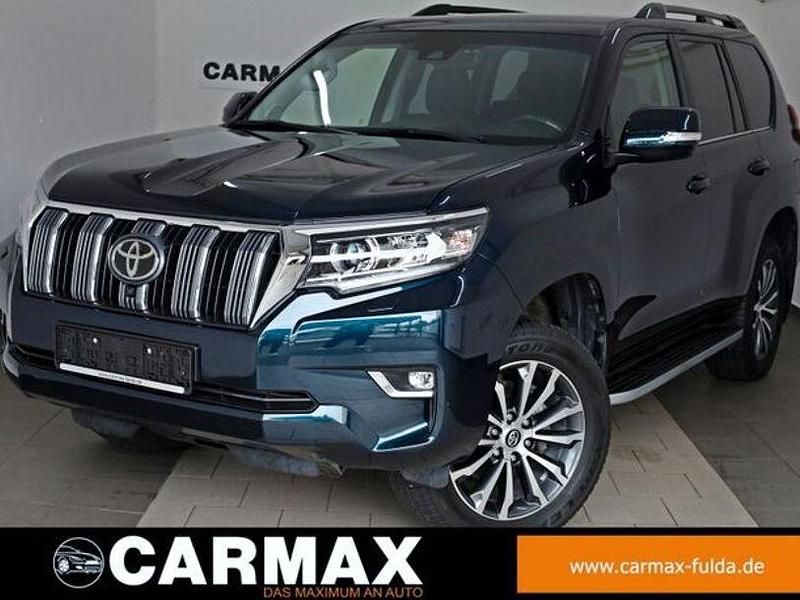 Gruen (metallic) Gebraucht 2020 Toyota Land Cruiser Executive SUV | 62.200 € - Bild 1/4