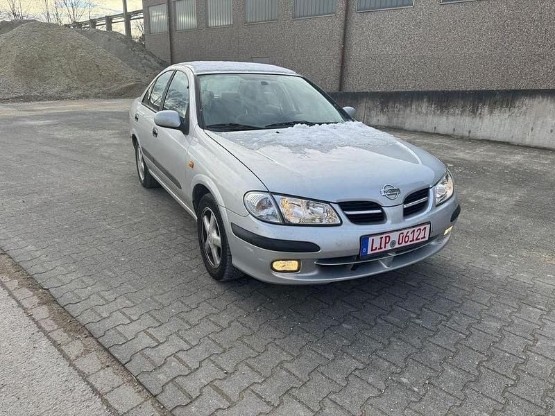 Gebraucht Nissan Almera Comfort 115 PS (84 kW) 2000 Silber Limousine