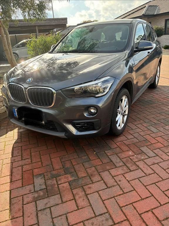 Grau Gebraucht 2019 BMW X1 xLine SUV | 17.500 € (Superpreis) - Bild 1/4