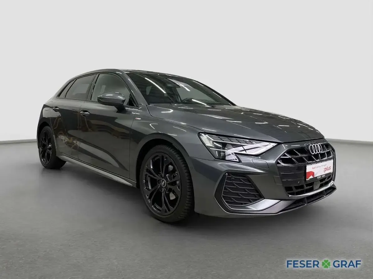 Gebraucht Audi A3 S-Line 150 PS (110 kW) 2025 Daytonagrau perleffekt Limousine