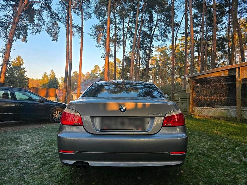 Gebraucht BMW 525 218 PS (160 kW) 2008 Grau Limousine