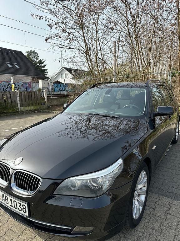 Gebraucht BMW 525 Lifestyle 197 PS (144 kW) 2008 Schwarz Kombi