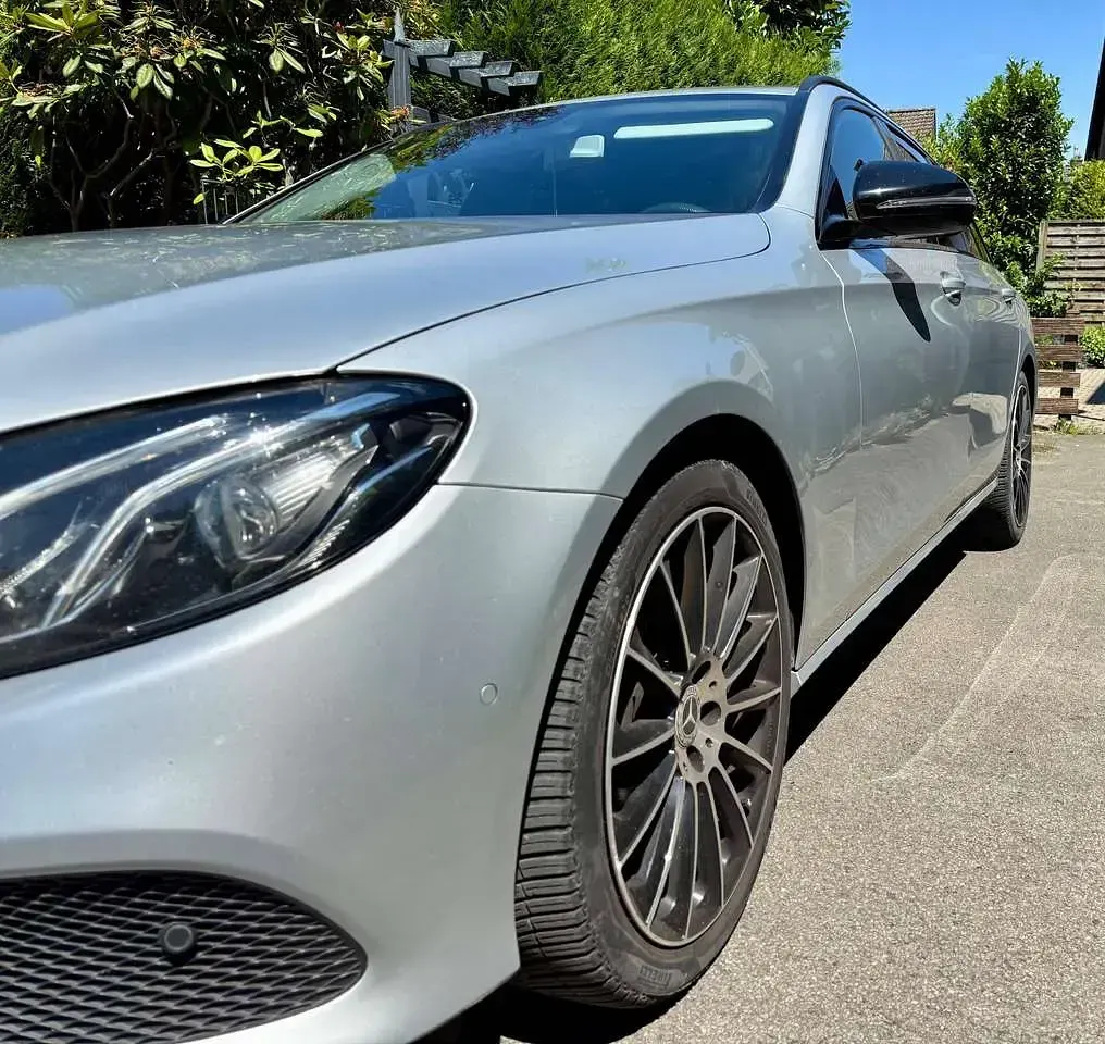 Gebraucht Mercedes E220 Avantgarde 194 PS (142 kW) 2019 Grau Kombi