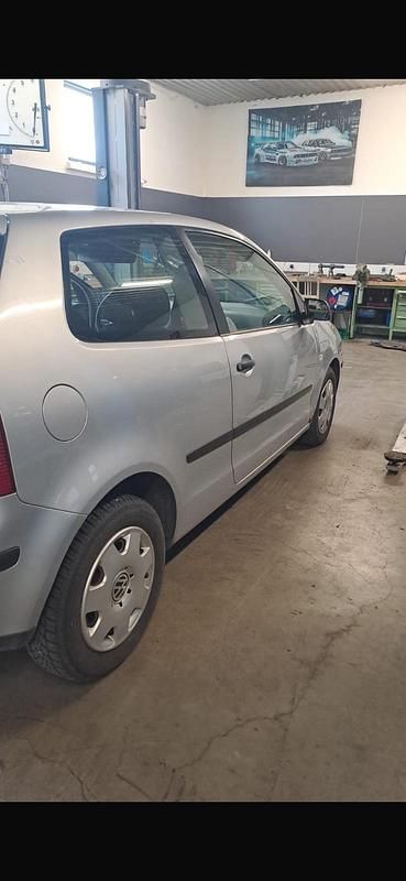 Gebraucht VW Polo 61 PS (44 kW) 2003 Silber Coupé