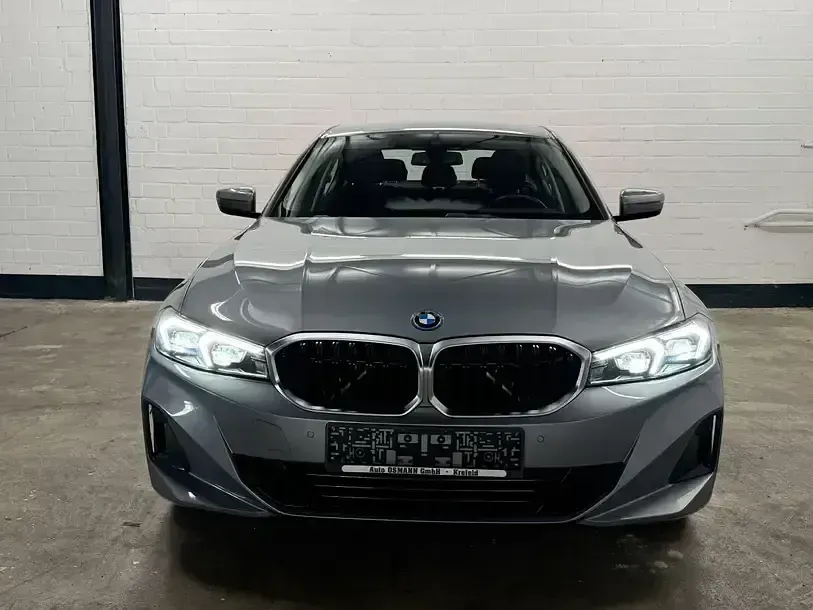 Gebraucht BMW 320 Shadowline 163 PS (119 kW) 2023 Grau Limousine