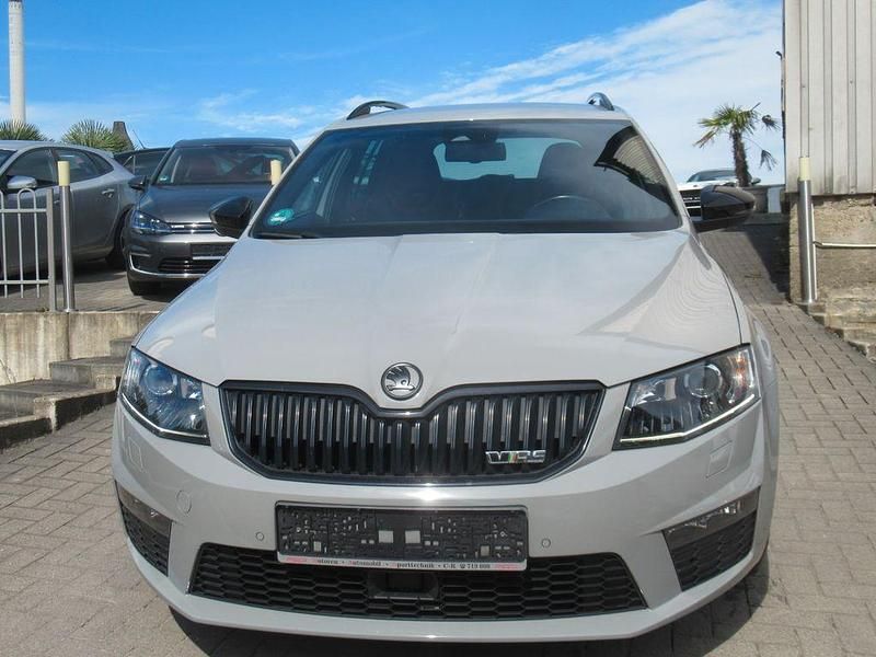 Grau Gebraucht 2016 Skoda Octavia RS Kombi | 18.990 € (Fairer Preis) - Bild 1/4