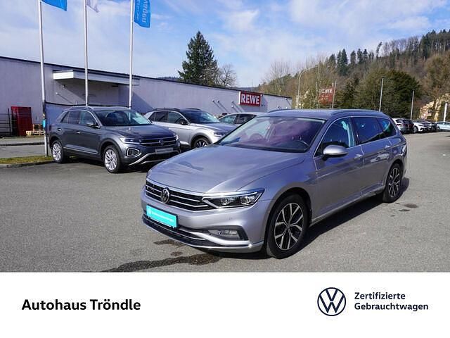Silber Gebraucht 2021 VW Passat Elegance Kombi | 27.980 € (Teuer) - Bild 1/2