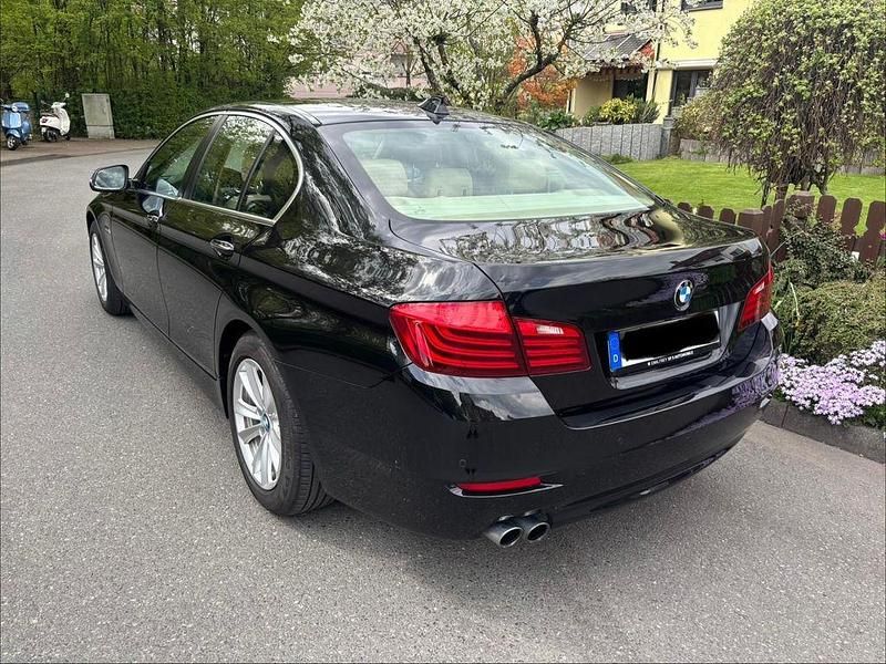 Second-hand BMW 525 218 CP (160 kW) 2013 Negru Berlinǎ