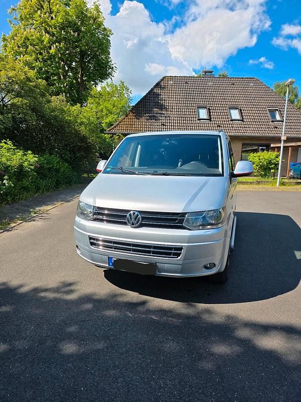 Gebraucht VW Multivan Highline 179 PS (131 kW) 2010 Silber Van