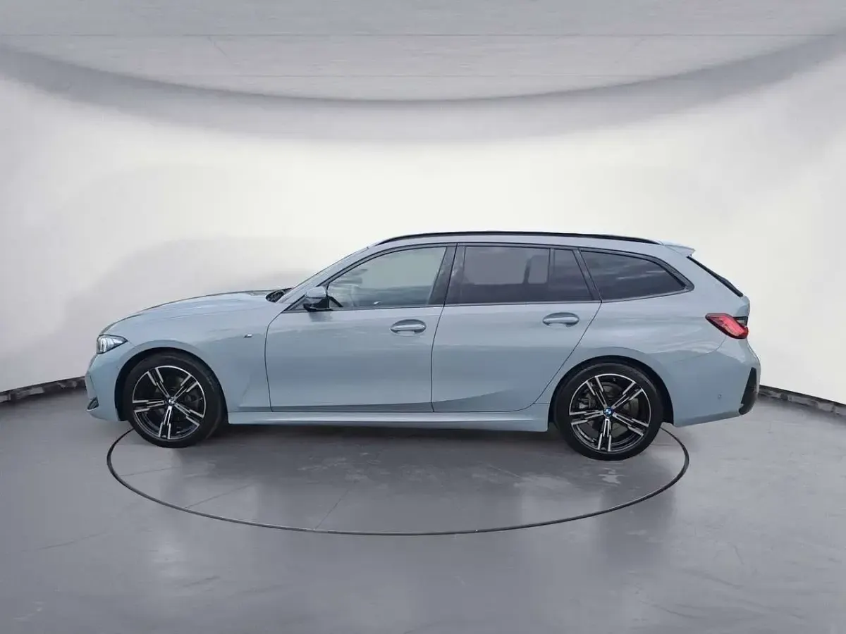Gebraucht BMW 320 M Sport 184 PS (135 kW) 2025 Grau Kombi