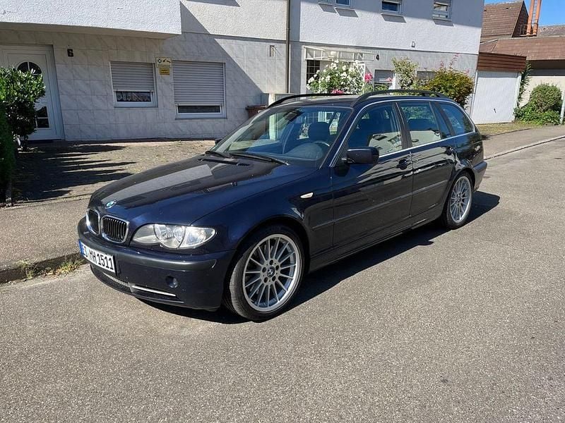 Gebraucht BMW 330 Exclusive 231 PS (169 kW) 2004 Blau Kombi