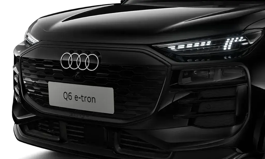 Second-hand Audi Q6 Sportback e-tron Ambiente 185 kW (252 CP) 2025 Negru SUV