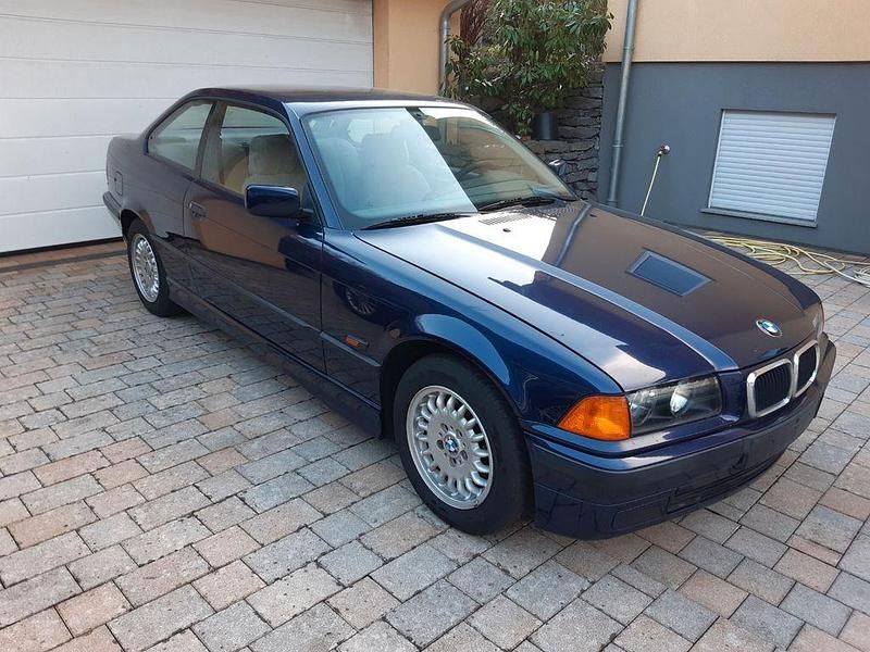 Second-hand BMW 318 140 CP (102 kW) 1995 Albastru Coupe