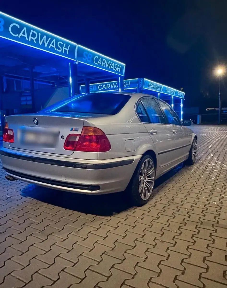 Gebraucht BMW 320 150 PS (110 kW) 1998 Silber Limousine