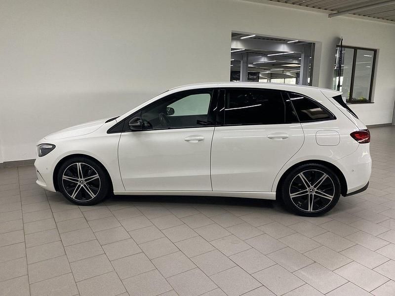 Gebraucht Mercedes B220 Progressive 190 PS (139 kW) 2024 Weiß Van / Kleinbus
