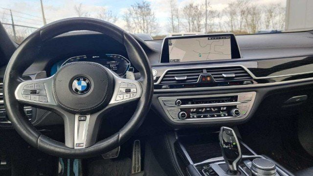 Gebraucht BMW 745e 286 PS (210 kW) 2019 Grau Limousine