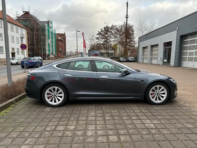 Gebraucht Tesla Model S Performance 567 kW (772 PS) 2017 Grau Kleinwagen