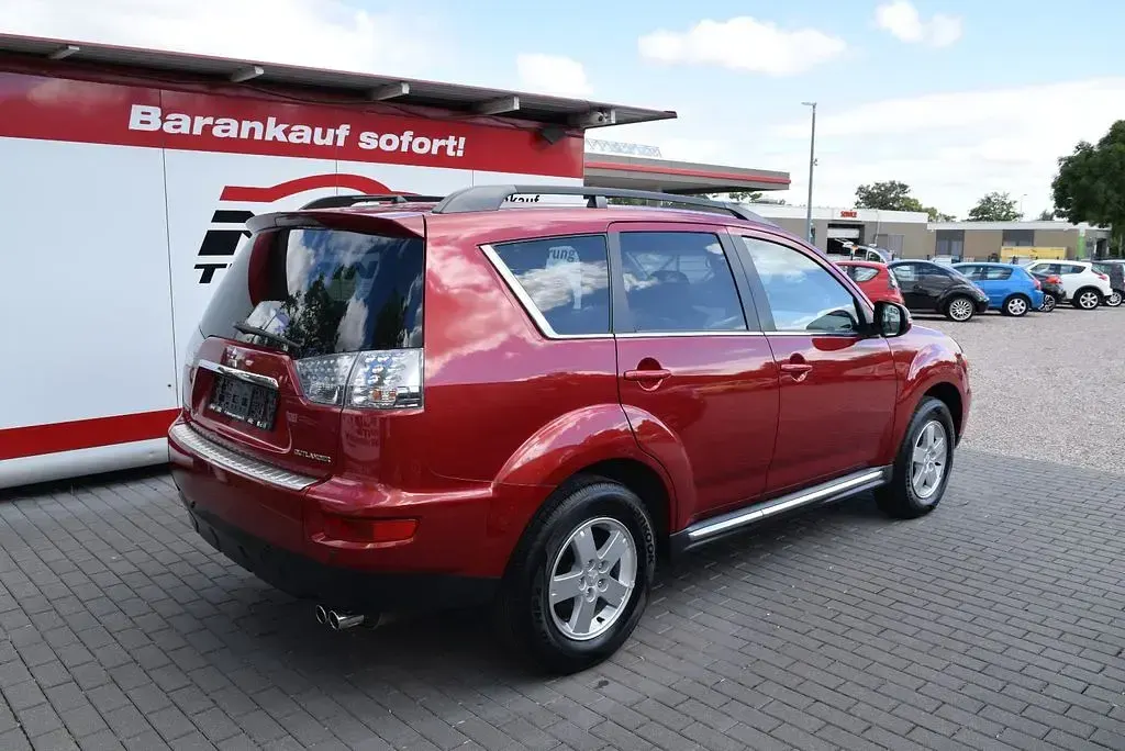 Gebraucht Mitsubishi Outlander Invite 156 PS (114 kW) 2011 Rot SUV