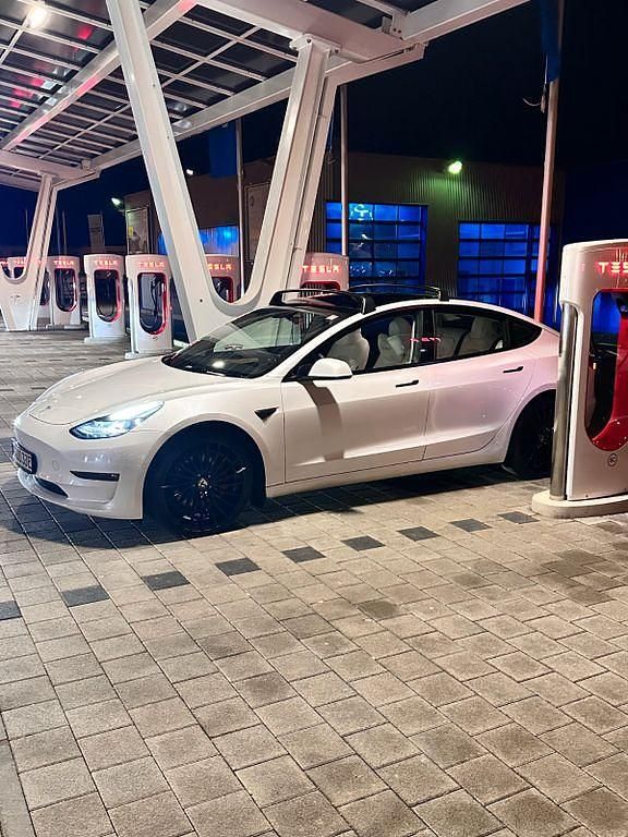 Gebraucht Tesla Model 3 377 kW (513 PS) 2022 Weiß Limousine