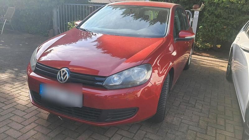 Rot Gebraucht 2011 VW Golf VI Kleinwagen | 6.400 € (Fairer Preis) - Bild 1/4