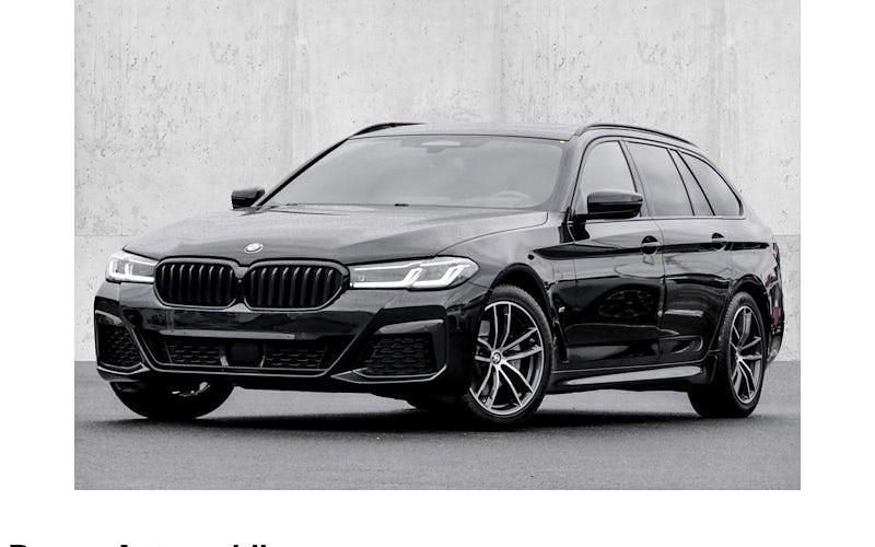 Schwarz Gebraucht 2023 BMW 520 Shadowline Kombi | 43.990 € (Teuer) - Bild 1/4