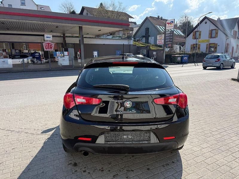 Gebraucht Alfa Romeo Giulietta 105 PS (77 kW) 2016 Schwarz Kleinwagen