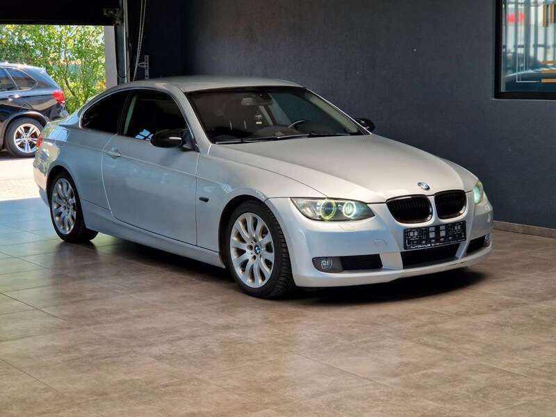 Silber Gebraucht 2008 BMW 325 Comfort Edition Coupé | 4.999 € (Superpreis) - Bild 1/3