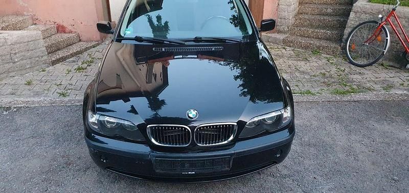 Schwarz Gebraucht 2002 BMW 320 M Sport Kombi | 3.000 € (Guter Preis) - Bild 1/4