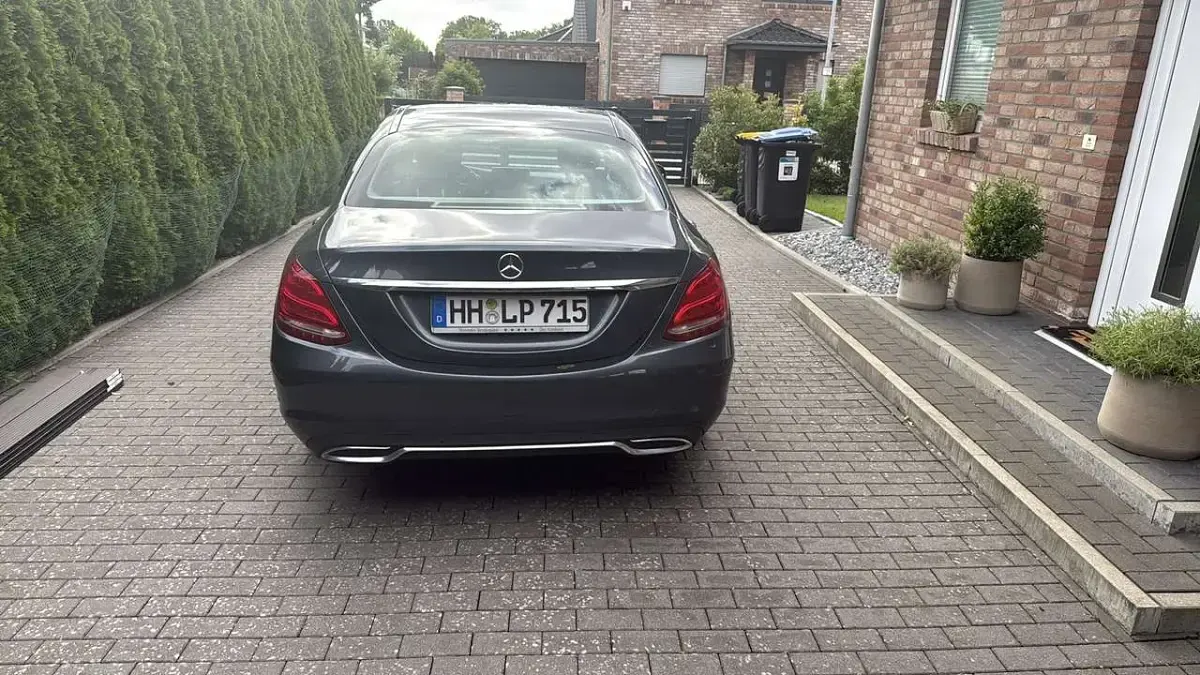 Gebraucht Mercedes C180 156 PS (114 kW) 2014 Grau Limousine