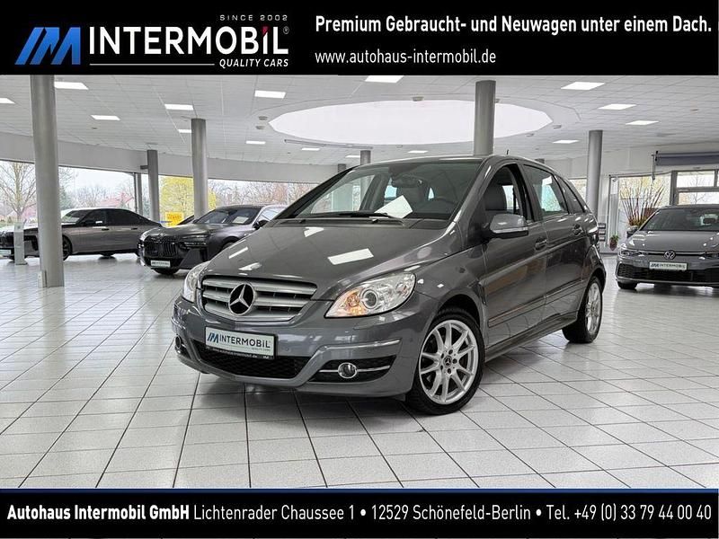 Gebraucht Mercedes B200 136 PS (100 kW) 2011 Grau Van / Kleinbus