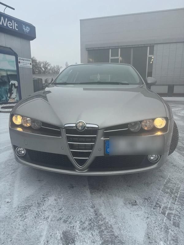 Beige Gebraucht 2008 Alfa Romeo 159 Coupé | 3.200 € (Fairer Preis) - Bild 1/4