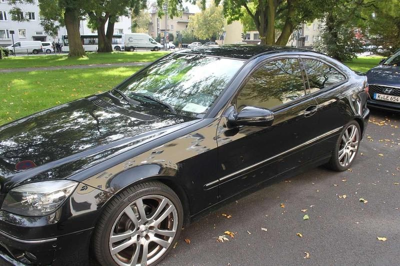 Schwarz Gebraucht 2010 Mercedes CL180 Coupé | 6.500 € (Etwas zu teuer) - Bild 1/4