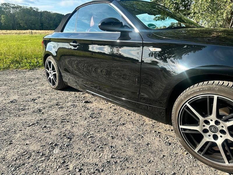 Schwarz Gebraucht 2008 BMW 118 Cabriolet Cabrio | 6.500 € (Fairer Preis) - Bild 1/4