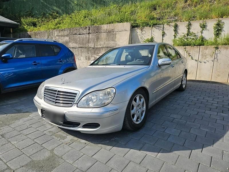 Silber Gebraucht 2005 Mercedes S320 Limousine | 4.500 € - Bild 1/4