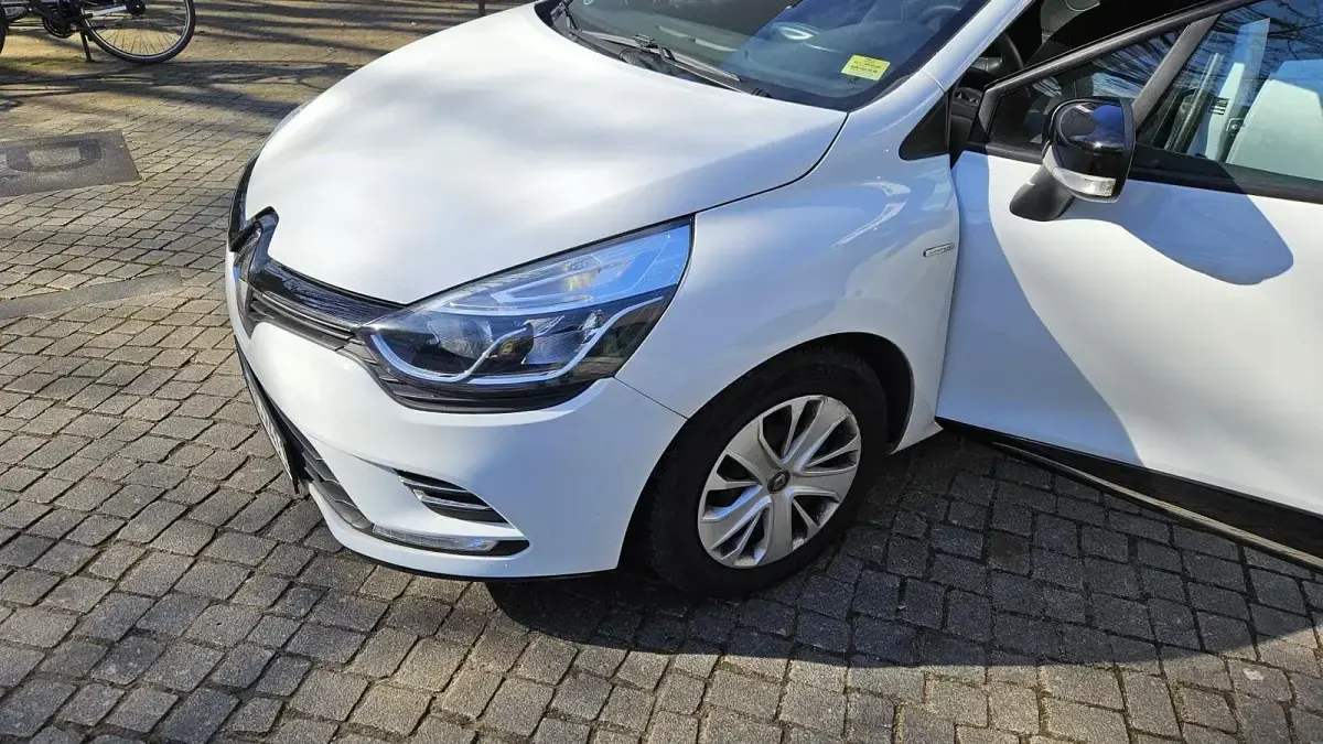Gebraucht Renault Clio IV LIMITED 73 PS (53 kW) 2018 Weiß Kleinwagen