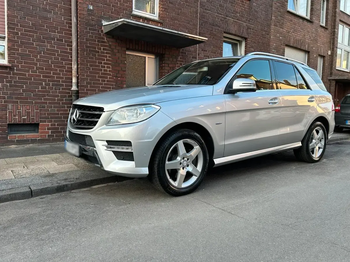 Używany Mercedes ML250 204 KM (150 kW) 2012 Srebrny SUV